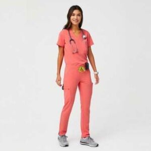 Figs set: Catarina top XS & Kade scrub bottom XSP
